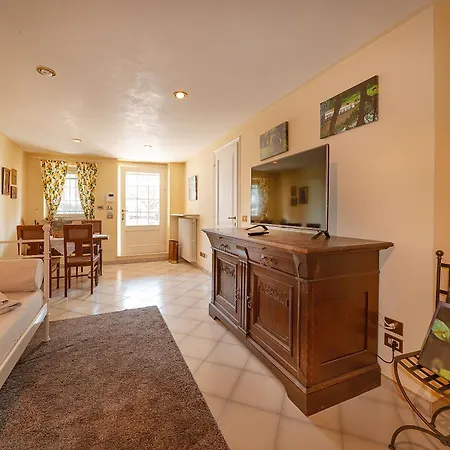 Montegolo, Felice Apartment *