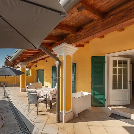 Apartment Montegolo, Felice Costermano