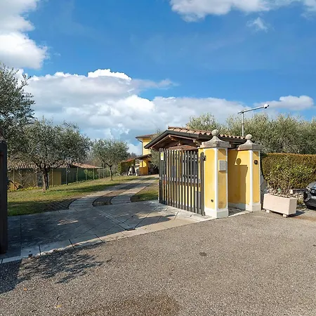 Montegolo, Felice Apartment